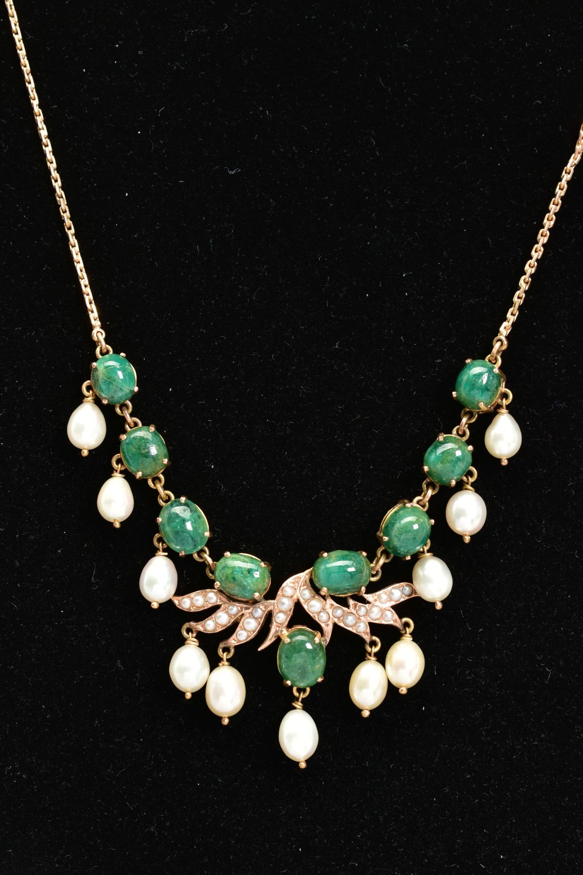 AN EMERALD AND PEARL FRINGE NECKLET, oval cabochon cut emeralds measuring approximately 9mm x 6mm to - Image 3 of 3