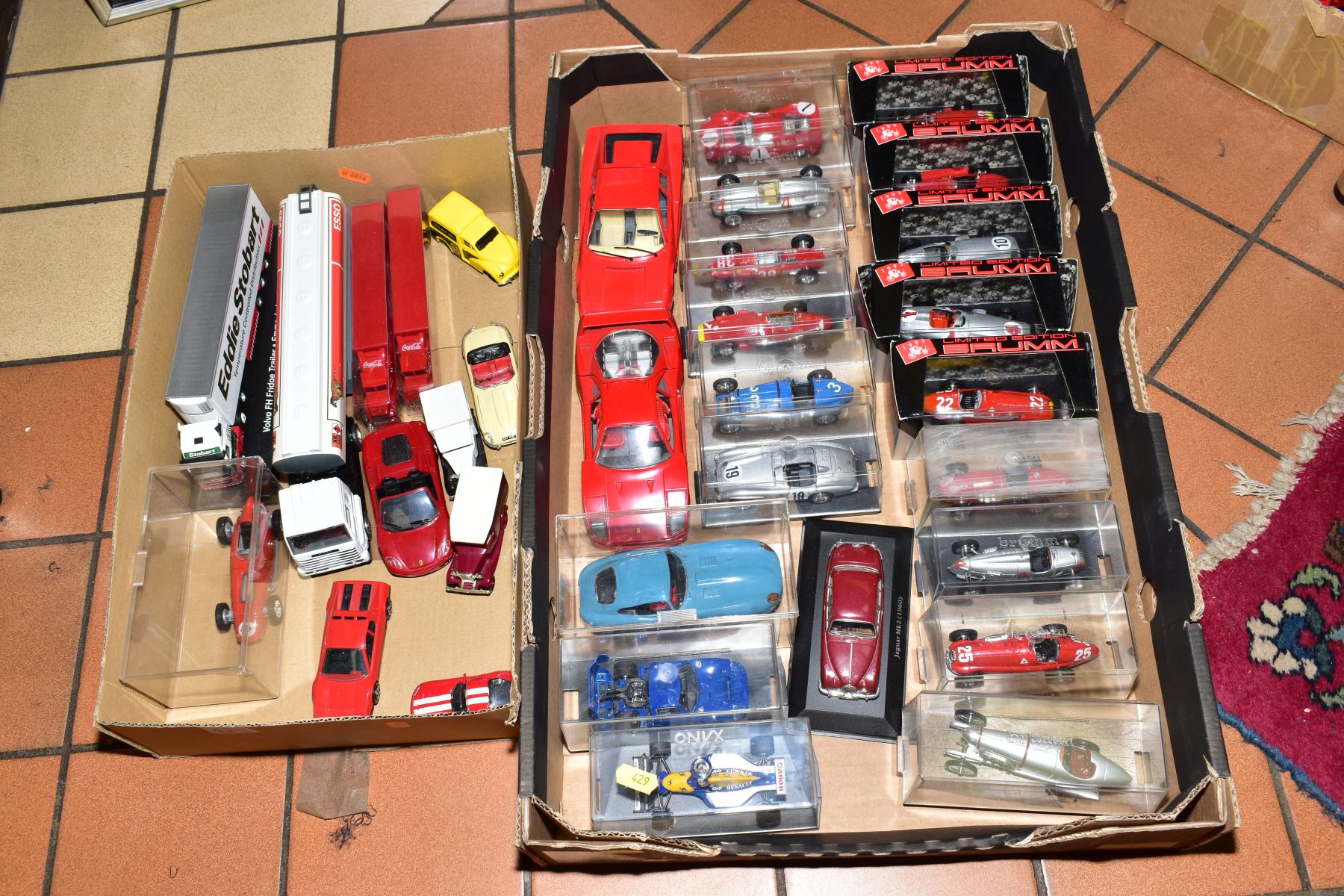 A QUANTITY OF BOXED AND UNBOXED MODERN DIECAST VEHICLES, to include a collection of boxed Brumm 1/43