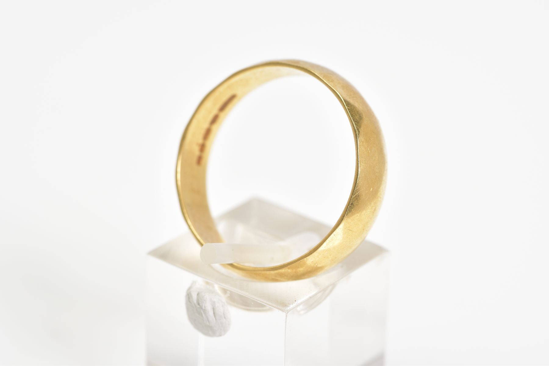 AN 18CT GOLD WEDDING BAND, the plain polished band with an 18ct hallmark for London, ring size U, - Image 3 of 3