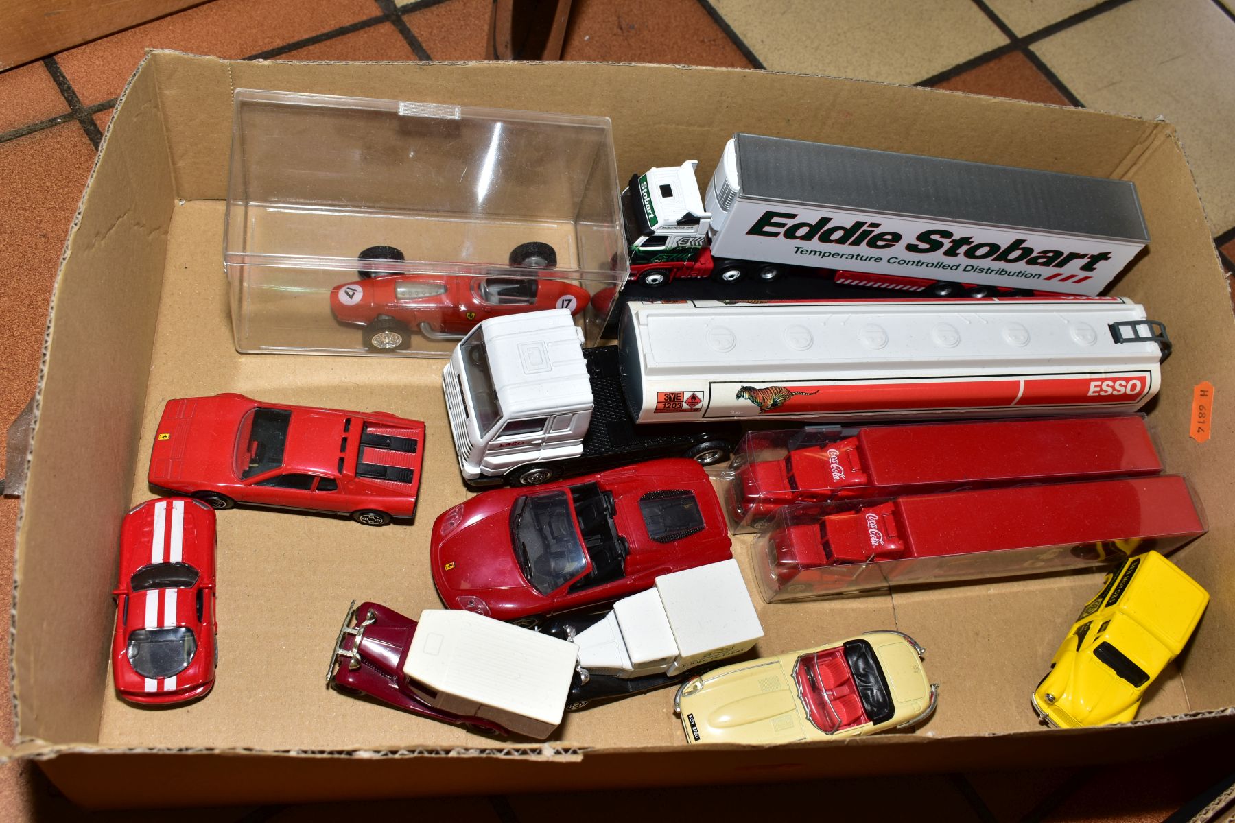 A QUANTITY OF BOXED AND UNBOXED MODERN DIECAST VEHICLES, to include a collection of boxed Brumm 1/43 - Image 3 of 8