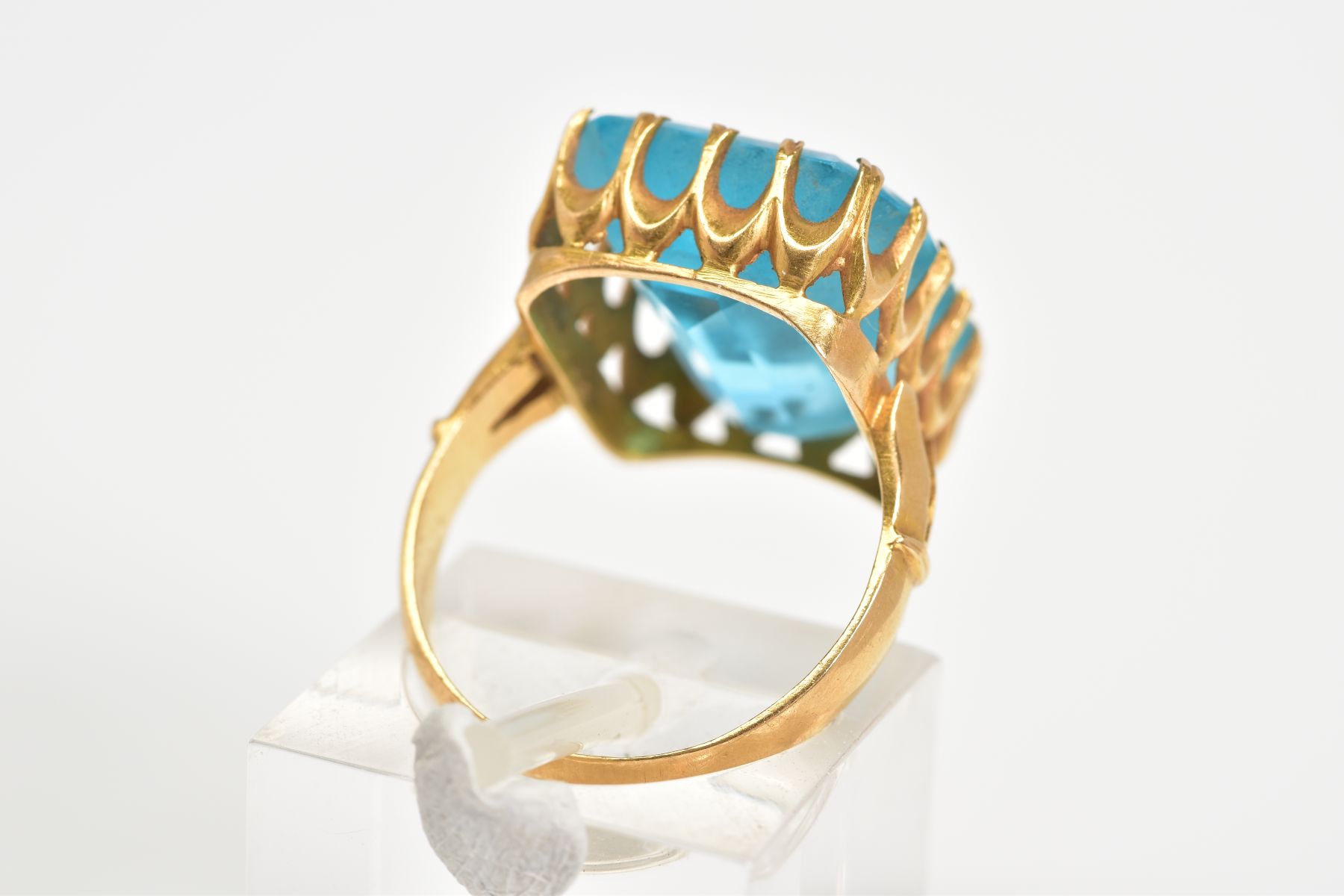 A LARGE SINGLE BLUE PASTE STONE RING, rectangular shape, ring size I1/2, approximate gross weight - Image 3 of 3