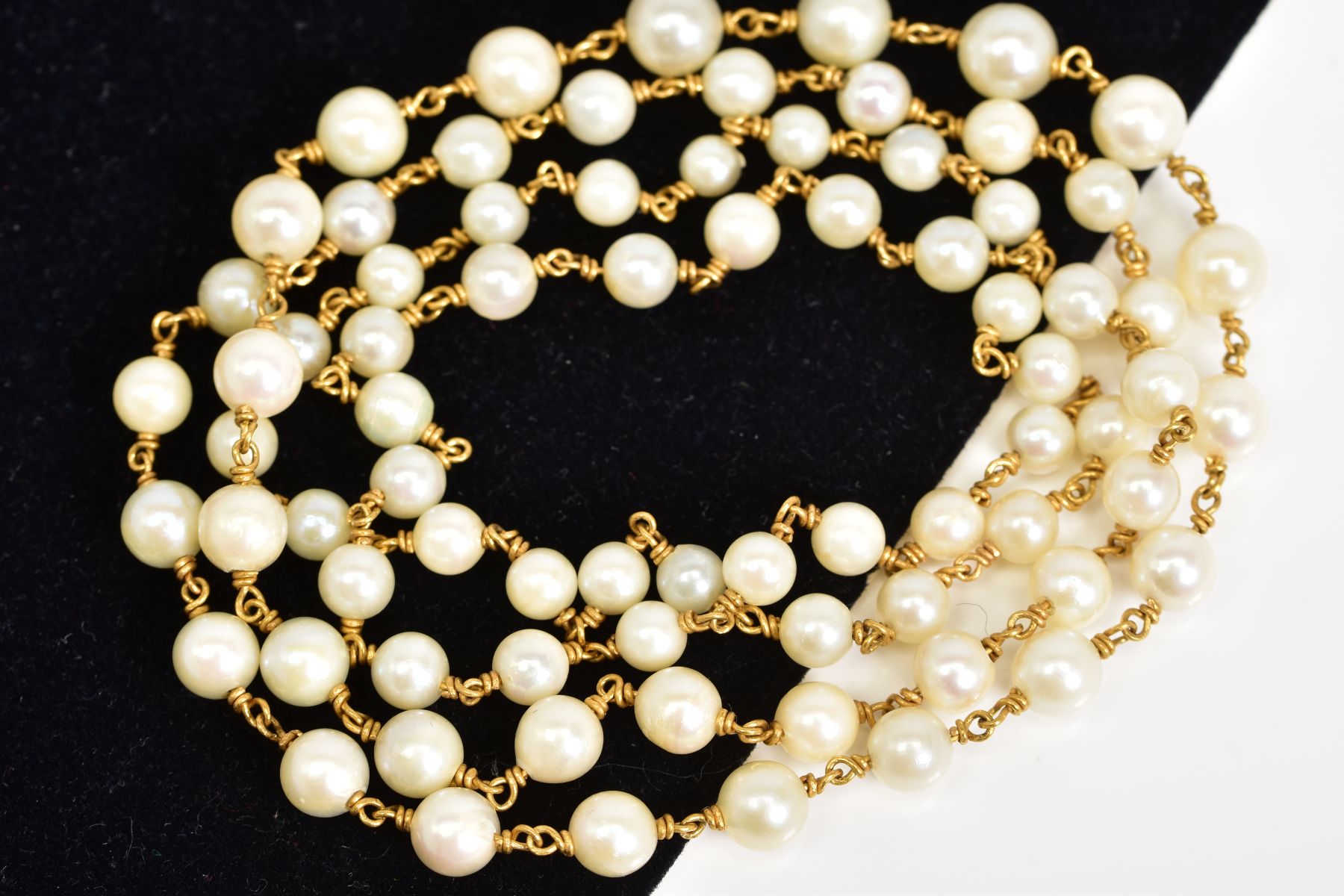 A GRADUATED CULTURED PEARL NECKLACE, each pearl threaded to a wire link, no clasp, necklace - Image 2 of 3