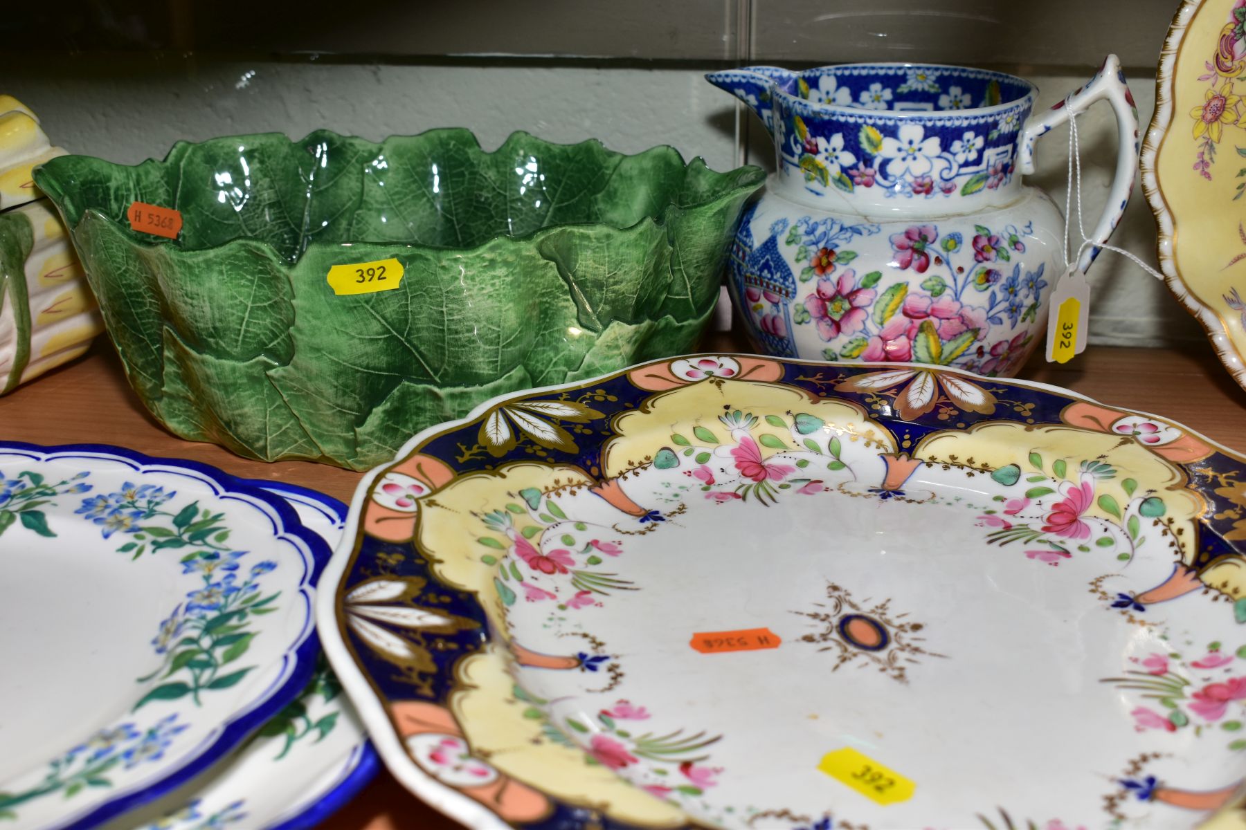 A GROUP OF 19TH AND 20TH CENTURY CERAMICS, including a drainer painted with peony and birds, a - Image 7 of 8