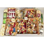 MASONIC INTEREST, five boxes of Masonic medallions, fabric badges, approximately one hundred Royal