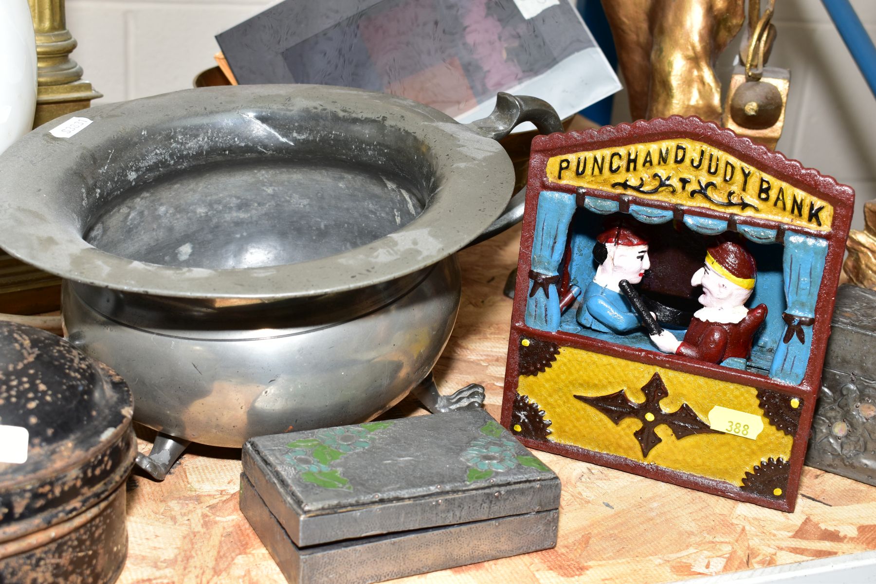 A COLLECTION OF 19TH AND 20TH CENTURY METALWARES, etc including a reproduction Punch & Judy money - Image 3 of 5