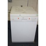 A BOSCH CLASSIXX DISH WASHER, (PAT pass and powers up)