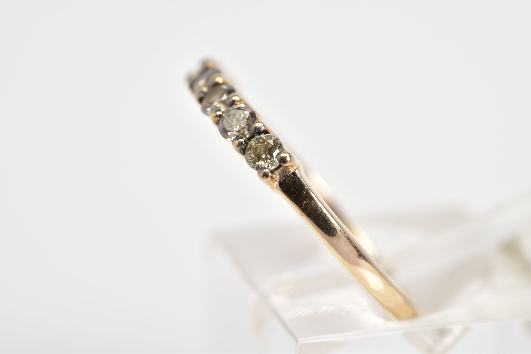 A 9CT GOLD DIAMOND HALF ETERNITY RING, set with six round brilliant cut diamonds, to the plain - Image 2 of 3