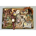 A SELECTION OF ITEMS, to include a silver cigarette case, with engraved floral detail, opens to