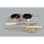 A SMALL PARCEL OF WHITE METAL ITEMS, to include a pair of silver salts with blue glass liners, a