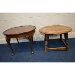 AN EARLY TO MID 20TH CENTURY OAK CIRCULAR OCCASIONAL TABLE, diameter 62cm x height 41cm together