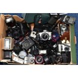 A BOX OF PHOTOGRAPHIC EQUIPMENT to include Canon EOS 700 camera with 35-80 power zoom lens, Canon