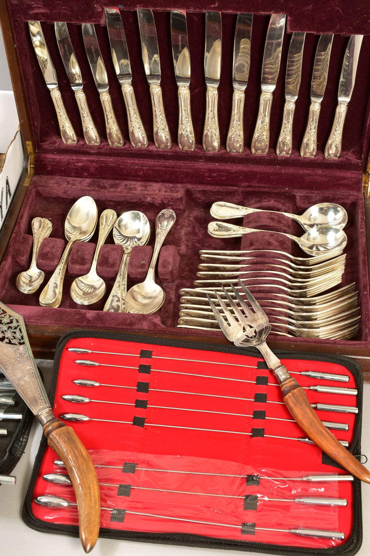 A CANTEEN OF VINERS SILVER PLATED CUTLERY, floral design, for six settings, together with a box of - Image 3 of 3