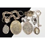 A SELECTION OF ITEMS, to include three oval lockets, a bracelet with engraved detail links and heart