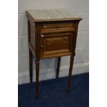 AN EARLY 20TH CENTURY WALNUT SINGLE DOOR POT CUPBOARD, with a green veined marble top and a single