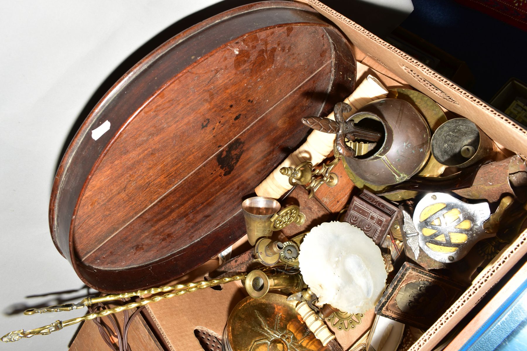 A BOX OF METALWARES ETC, to include Heeley & Sons automatic corkscrew with bone handle, brass - Image 2 of 10