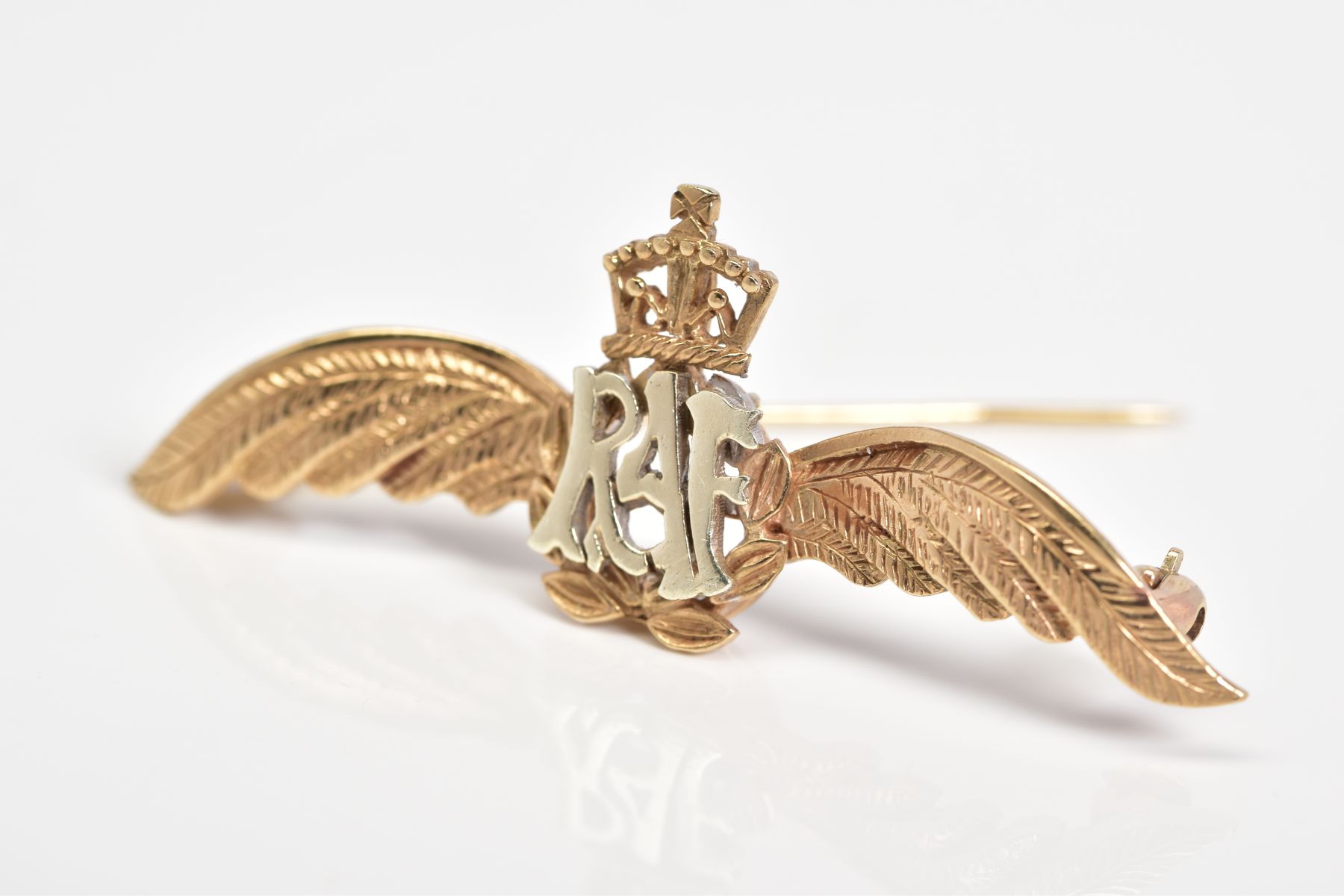 A 1956 9CT GOLD RAF BROOCH, with a 9ct hallmark for London 1956, length 54mm, approximate weight 6.3 - Image 2 of 3