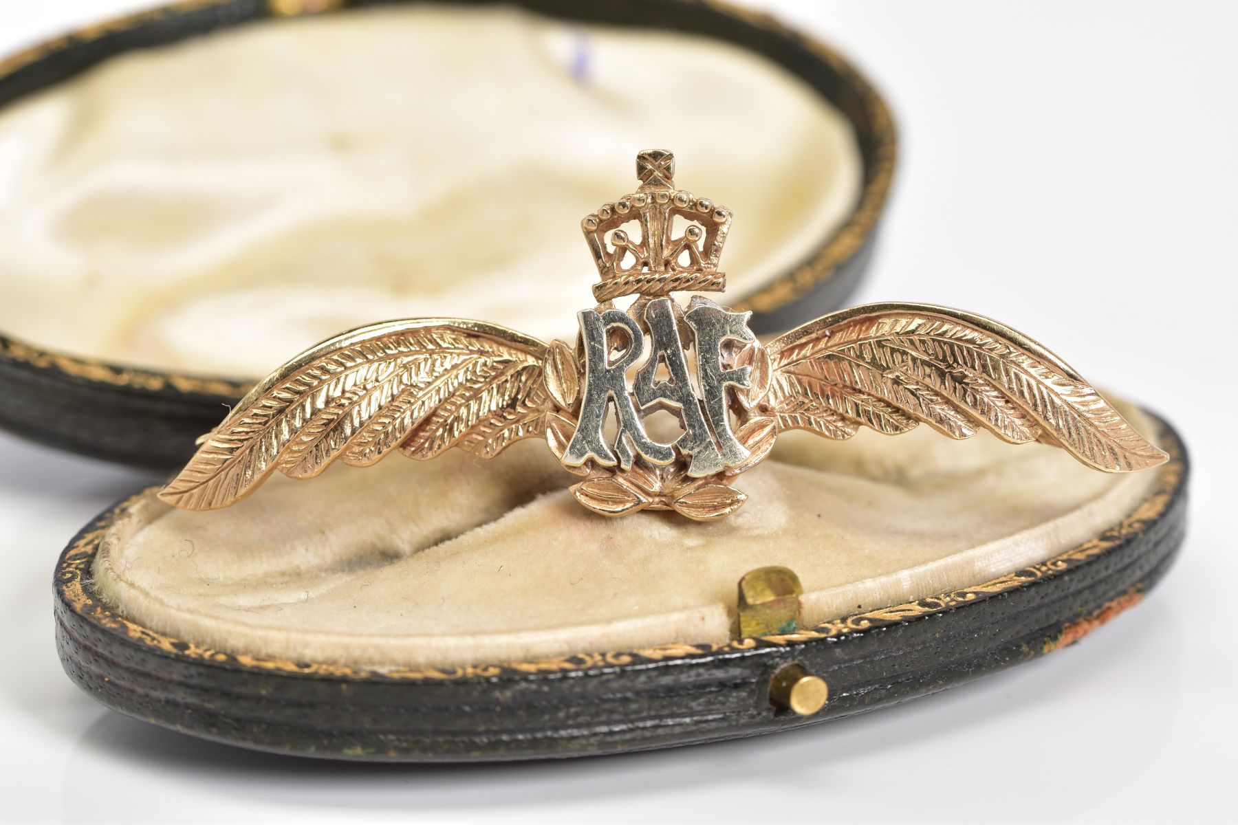 A 1956 9CT GOLD RAF BROOCH, with a 9ct hallmark for London 1956, length 54mm, approximate weight 6.3