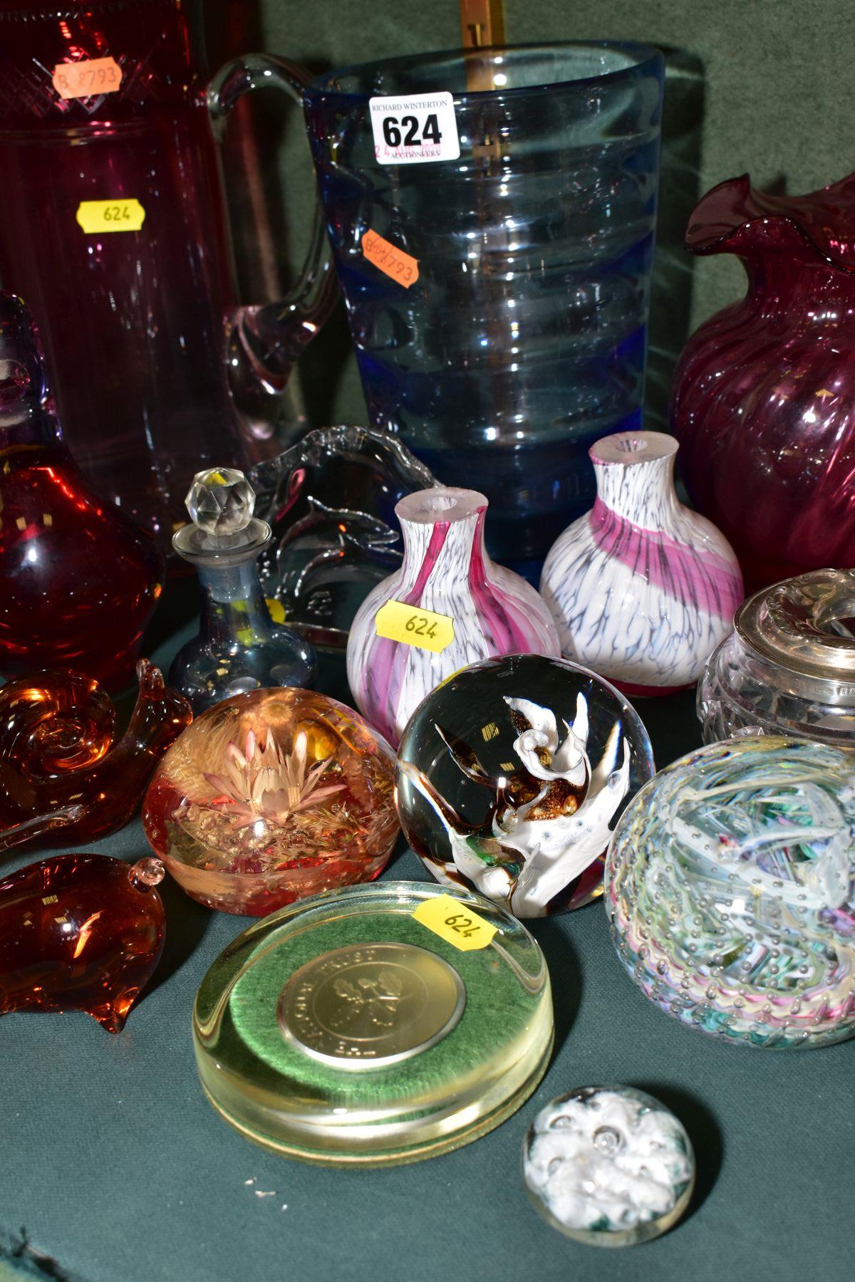 A COLLECTION OF COLOURED AND CLEAR GLASSWARE, including modern paperweights, Dartington Crystal - Image 4 of 4