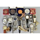A BOX OF WRISTWATCHES, BROOCHES AND COINS, to include an Avia and two Sekonda wristwatches, five