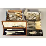 AN EDWARDIAN OAK CASED ELKINGTON & CO IVORY HANDLED THREE PIECE CARVING SET WITH SILVER BANDS,