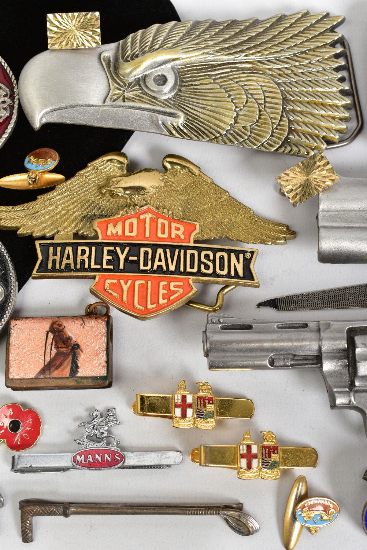 A SELECTION OF ITEMS, to include eight belt buckles in forms such as Harley Davidson motor cycles, - Image 3 of 4