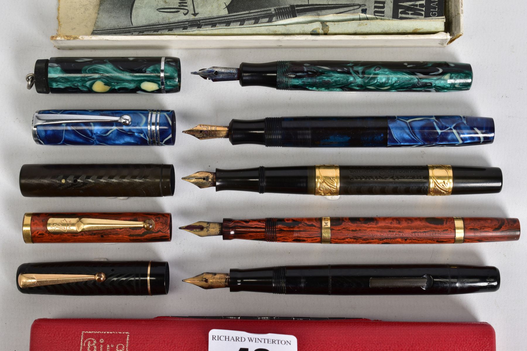 A SELECTION OF FIVE FOUNTAIN PENS, to include three 'swan' fountain pens each with 14ct gold nibs - Image 2 of 3