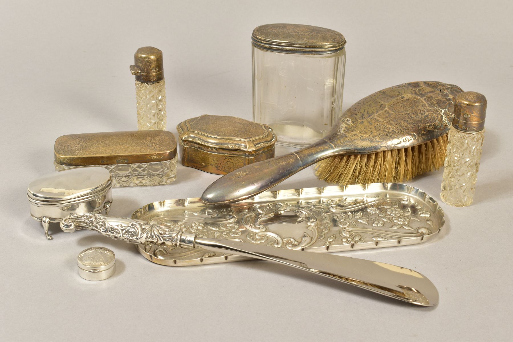 A GROUP OF SILVER DRESSING TABLE ITEMS, including an Elizabeth II Carrs of Sheffield Edwardian style