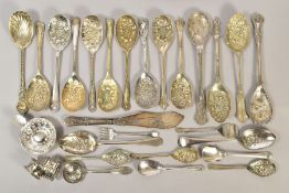A BOX OF SILVER PLATED BERRY SPOONS AND OTHER SERVING UTENSILS, together with two EPNS napkin