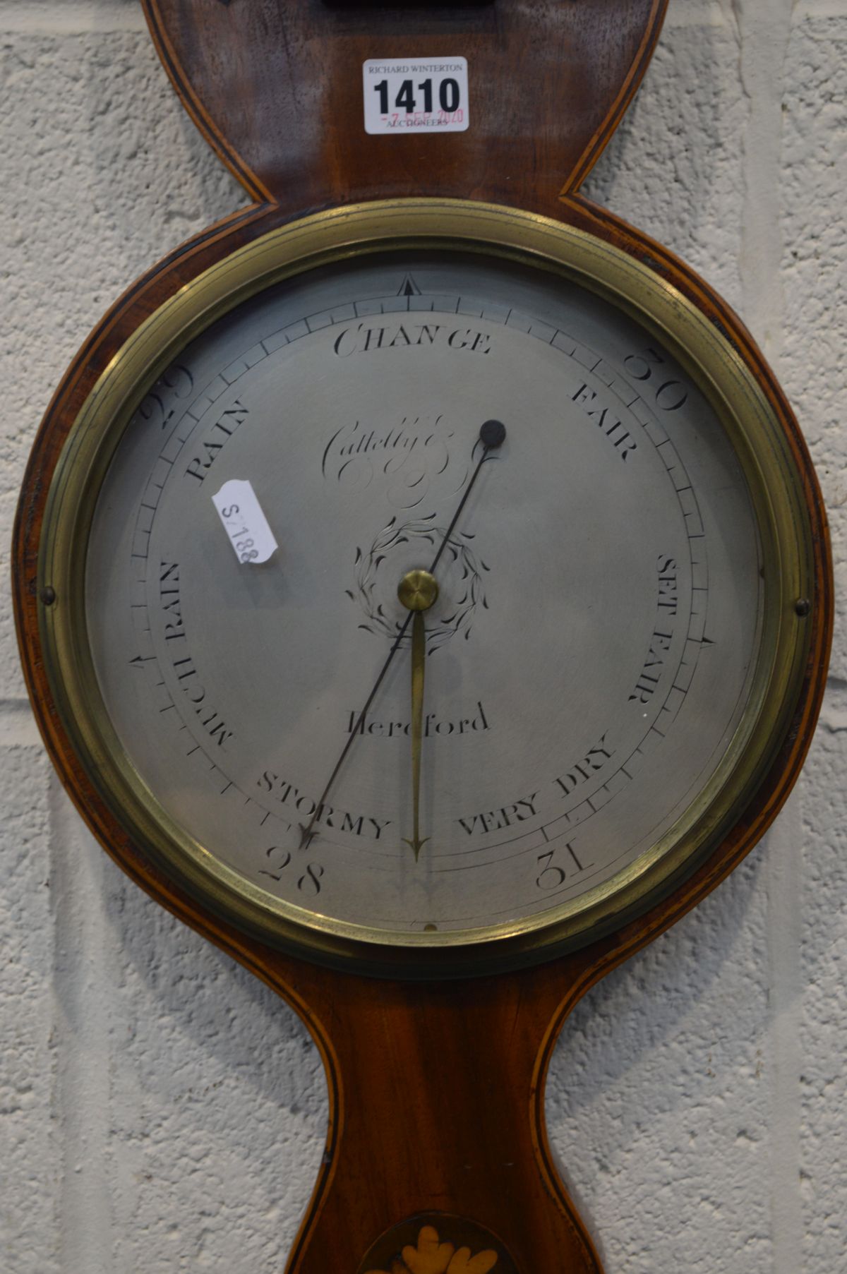 A GEORGIAN MAHOGANY STRUNG AND INLAID WHEEL BAROMETER, signed Caltelly, Hereford, with a - Bild 2 aus 3