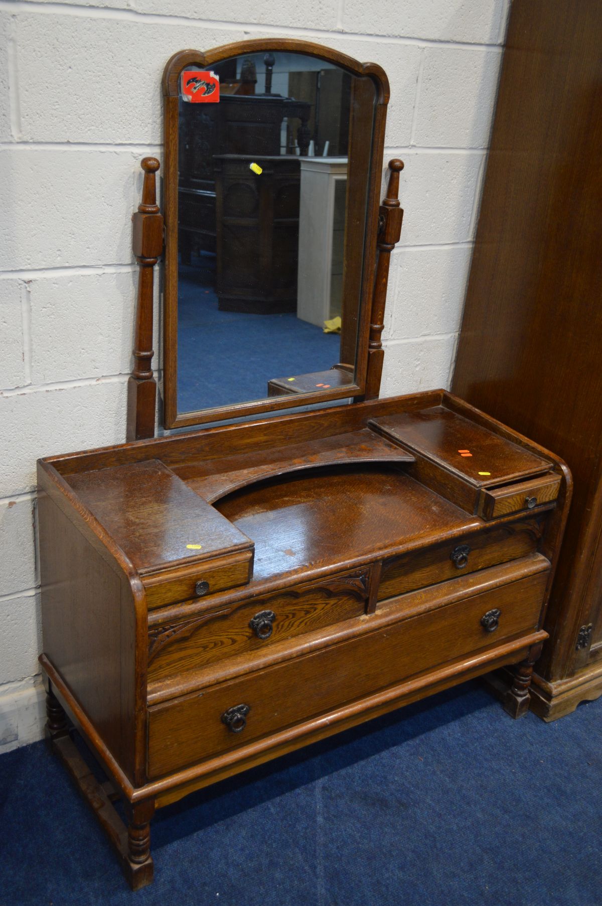 AN OLD CHARM OAK THREE PIECE BEDROOM SUITE comprising of two sized double door wardrobes, largest - Image 2 of 3