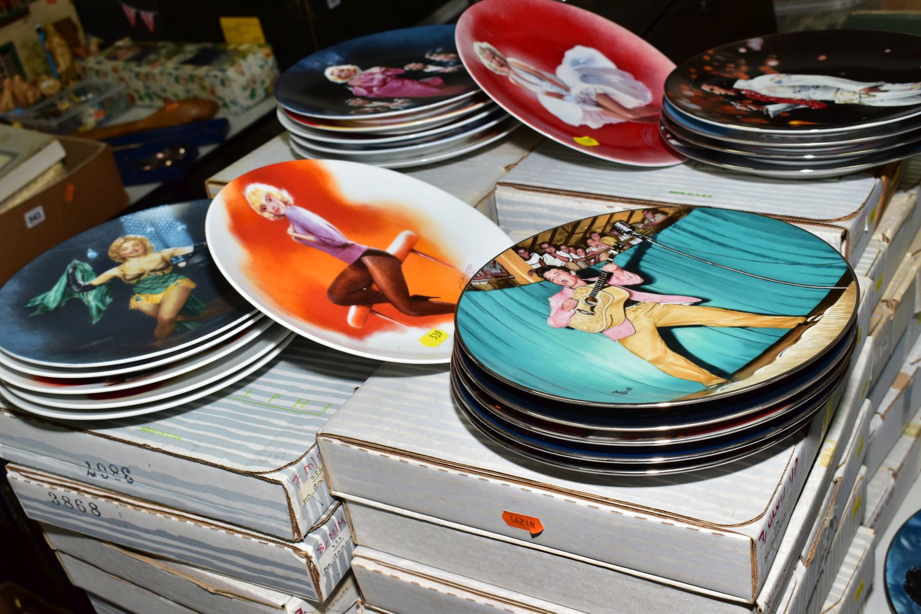 TWELVE BOXED COLLECTORS PLATES DECORATED WITH ELVIS PRESLEY, together with another twelve boxed - Image 2 of 2