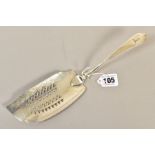 A LATE 18TH CENTURY SCOTTISH PROVINCIAL SILVER FISH SLICE WITH CELTIC POINT HANDLE, pierced and
