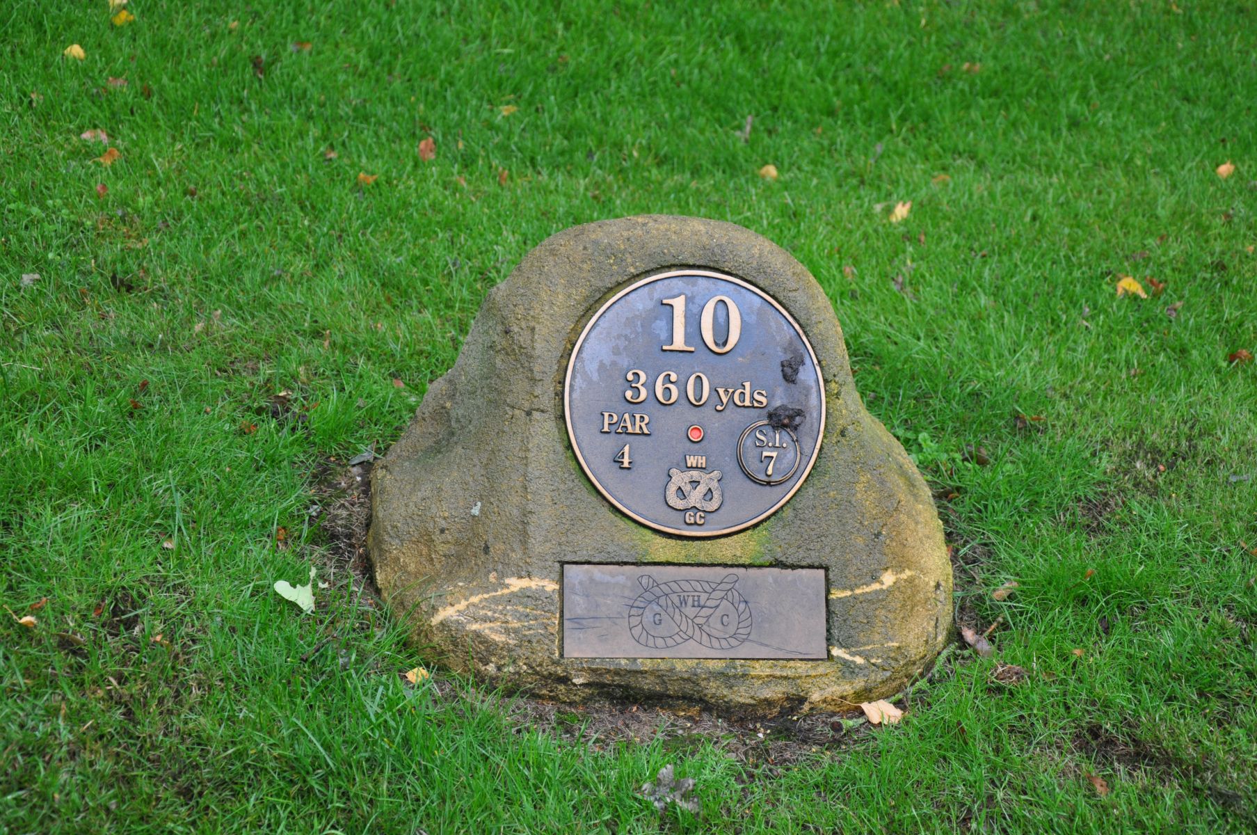 THE RED TEE MARKER FOR HOLE TEN