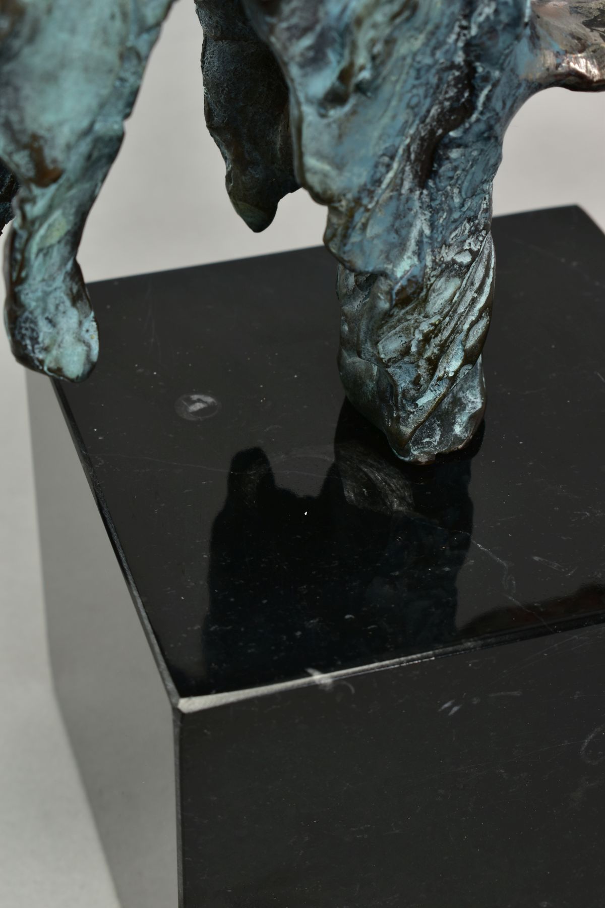 JENNINE PARKER (BRITISH CONTEMPORARY) 'MOONLIGHT', a limited edition bronze sculpture 6/195, - Bild 3 aus 7