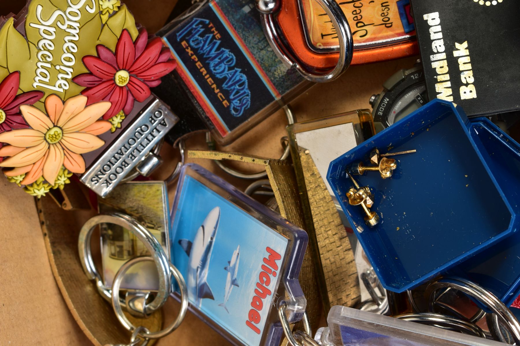 A SELECTION OF ITEMS, to include a small amount of yellow metal earrings, approximate weight 2.1 - Image 3 of 4