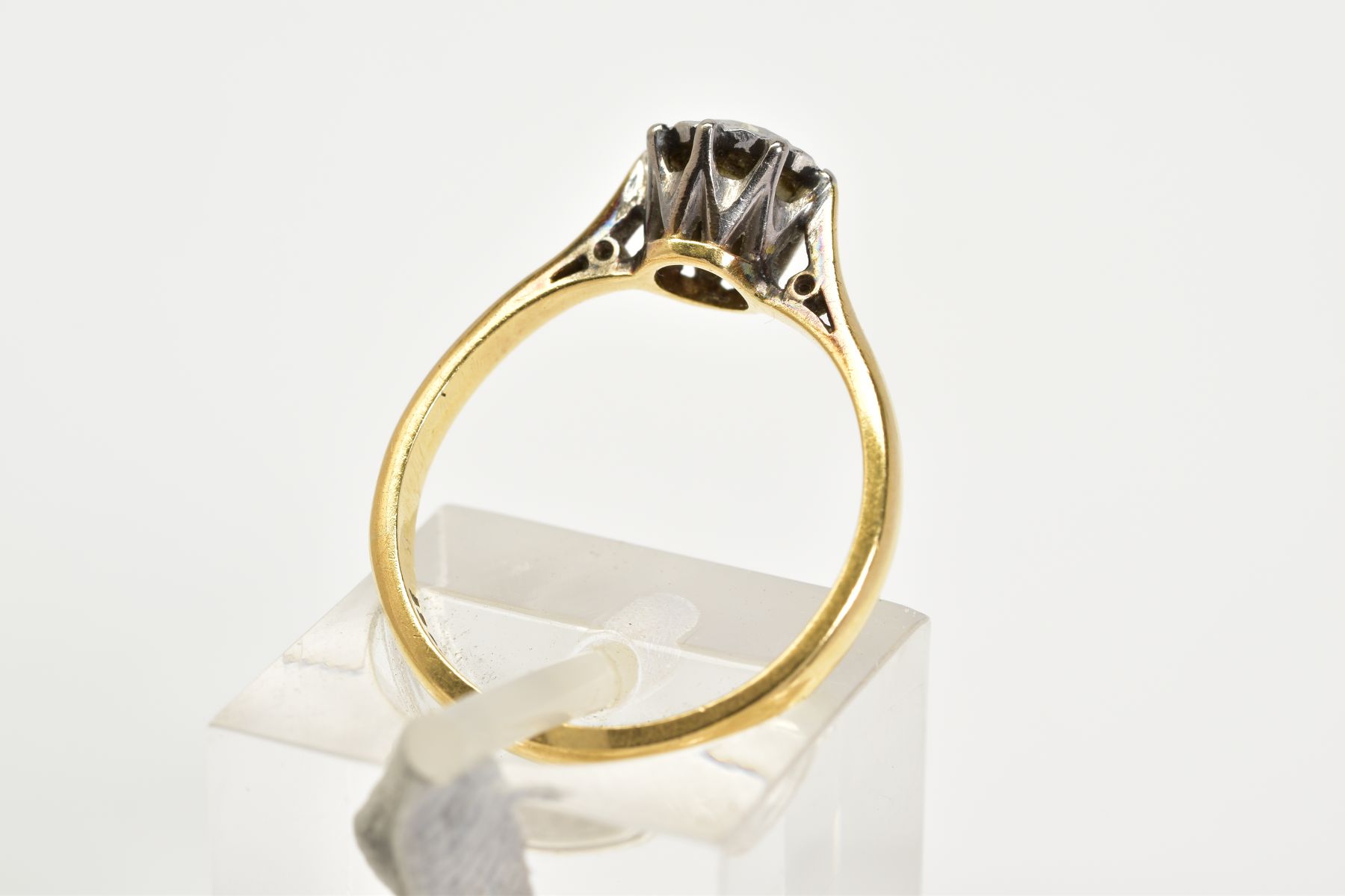 A SINGLE STONE DIAMOND RING, the yellow metal ring set with a single round brilliant cut diamond, - Image 3 of 3