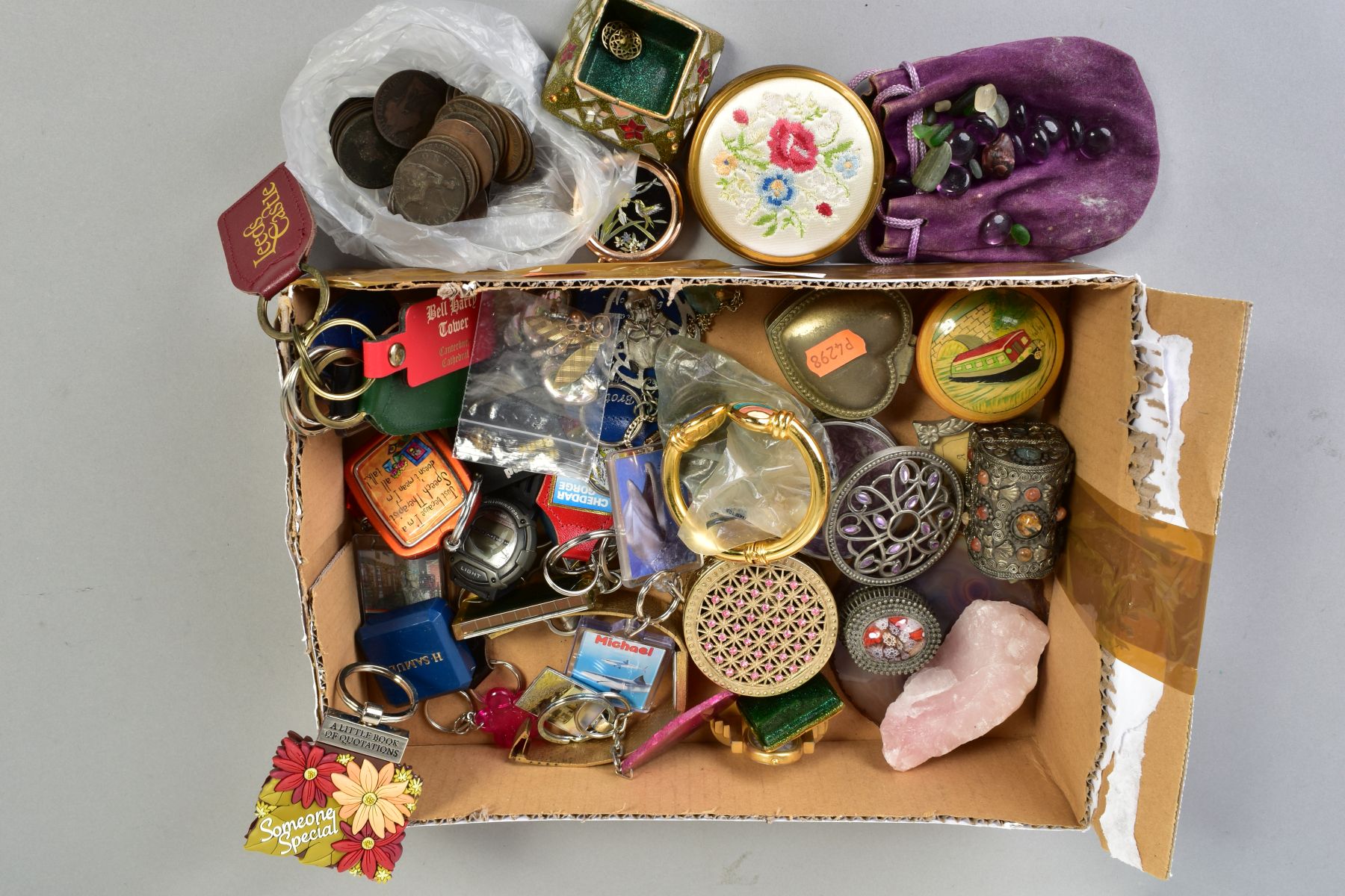 A SELECTION OF ITEMS, to include a small amount of yellow metal earrings, approximate weight 2.1