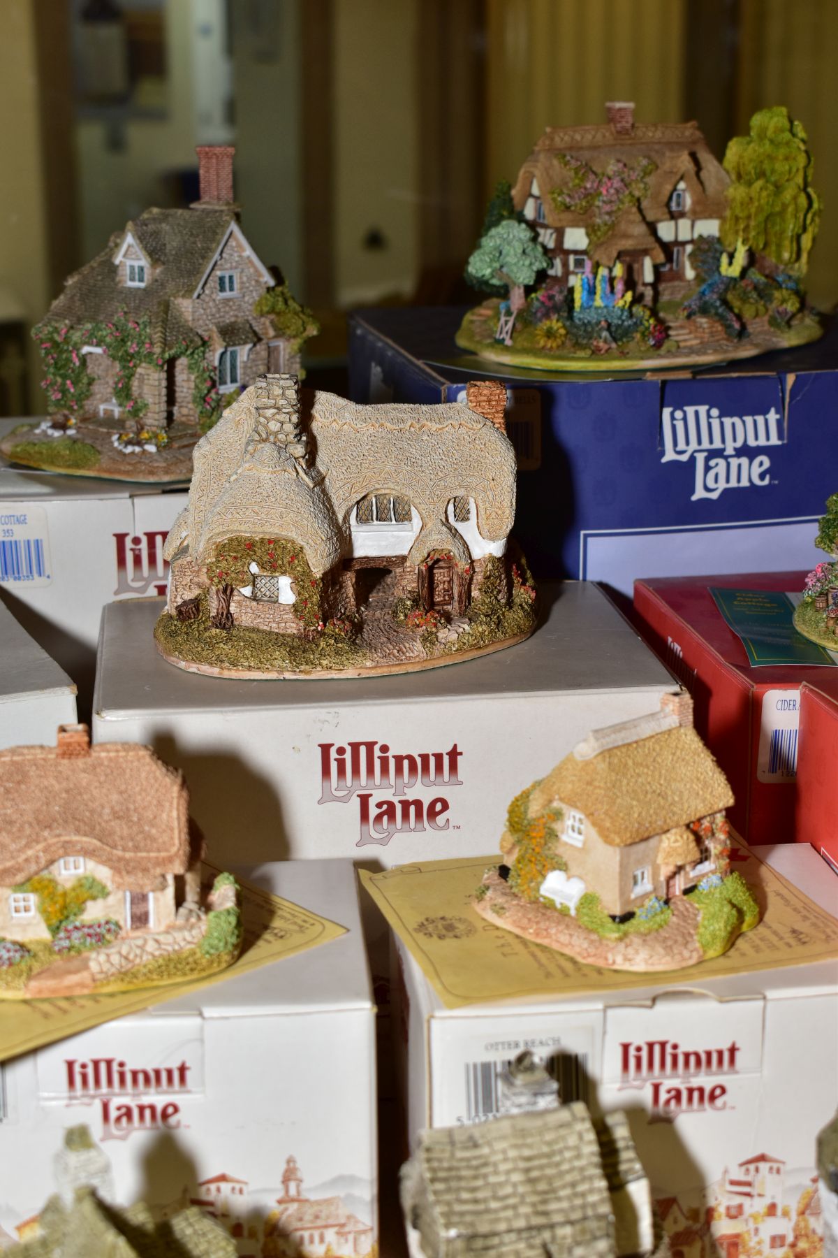TWENTY LILLIPUT LANE SCULPTURES (deeds and boxed where mentioned) comprising thirteen from South - Image 3 of 6