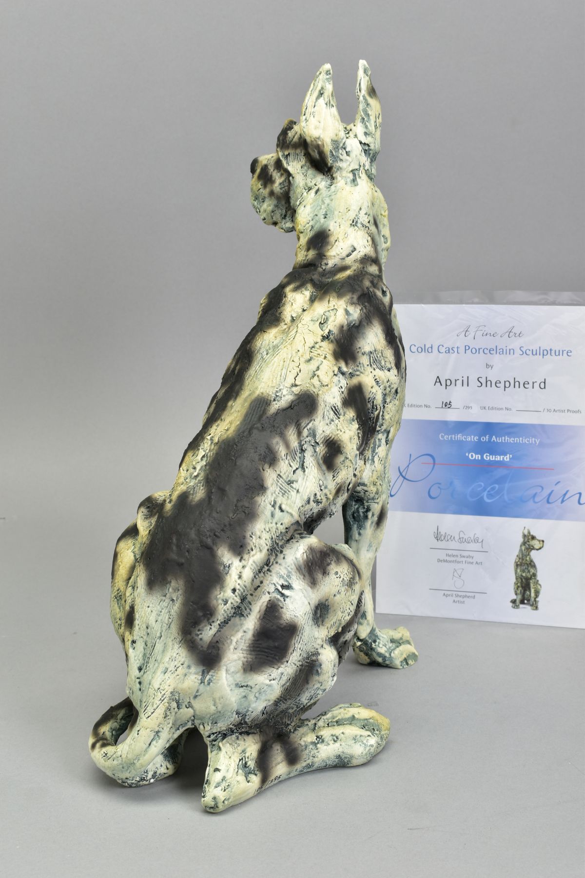 APRIL SHEPHERD (BRITISH CONTEMPORARY) 'ON GUARD' a limited edition cold cast porcelain sculpture - Bild 4 aus 5