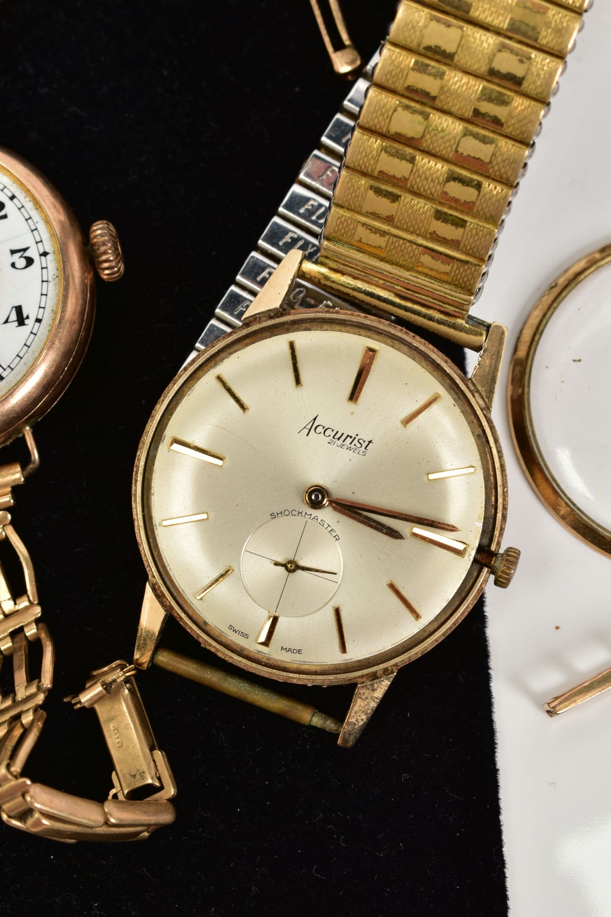 THREE WRISTWATCHES, to include a ladies 9ct gold wristwatch, white dial, Arabic numerals, with a - Image 4 of 5