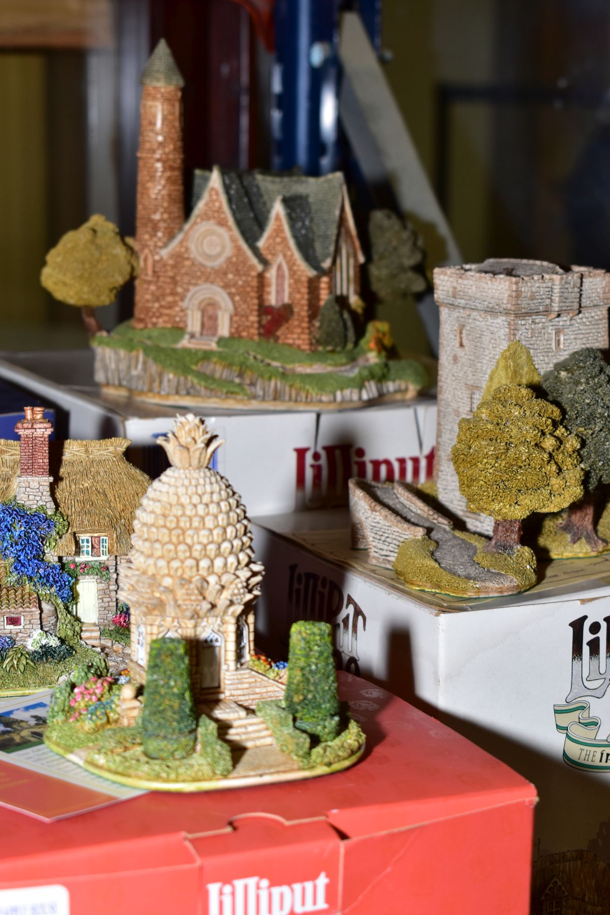 TWENTY LILLIPUT LANE SCULPTURES (deeds and boxed where mentioned) comprising thirteen from South - Image 4 of 6