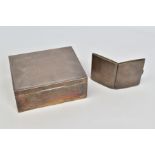 AN ELIZABETH II SILVER RECTANGULAR CIGARETTE BOX, engine turned cover, cedarwood lined, maker S.J.