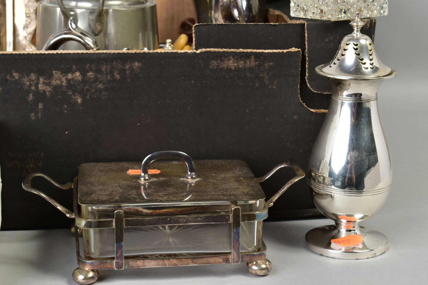 A BOX OF SILVER PLATE, ETC, including a pair of rectangular entree dishes, loose cutlery and - Image 4 of 5