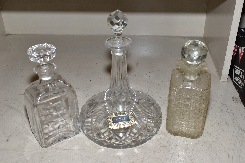 A COLLECTION OF GLASSWARE, including Sturart Crystal, cut glass decanter, boxed Jobling glass ship - Image 6 of 9