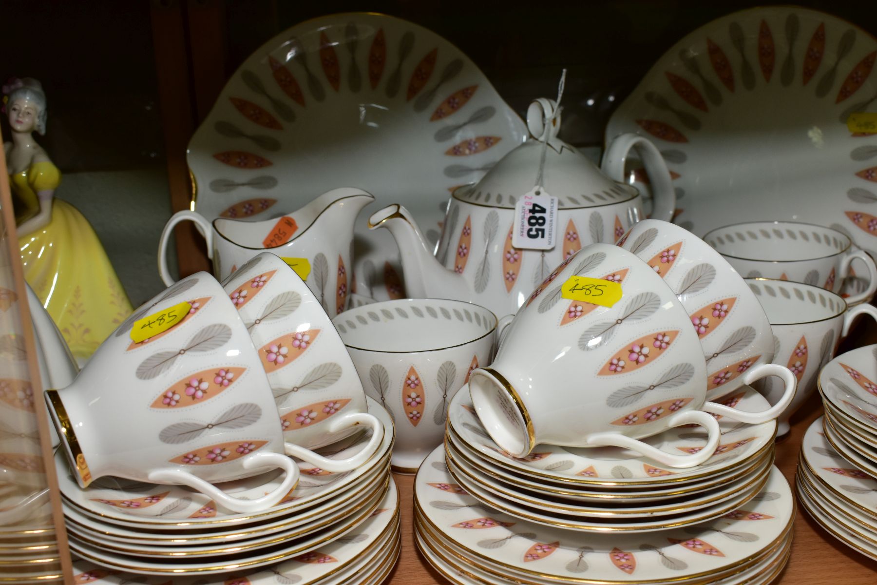 A ROYAL ALBERT 'SAFARI' TEASET, comprising teapot, two cake/sandwich plates, milk jug, two sugar - Bild 3 aus 3