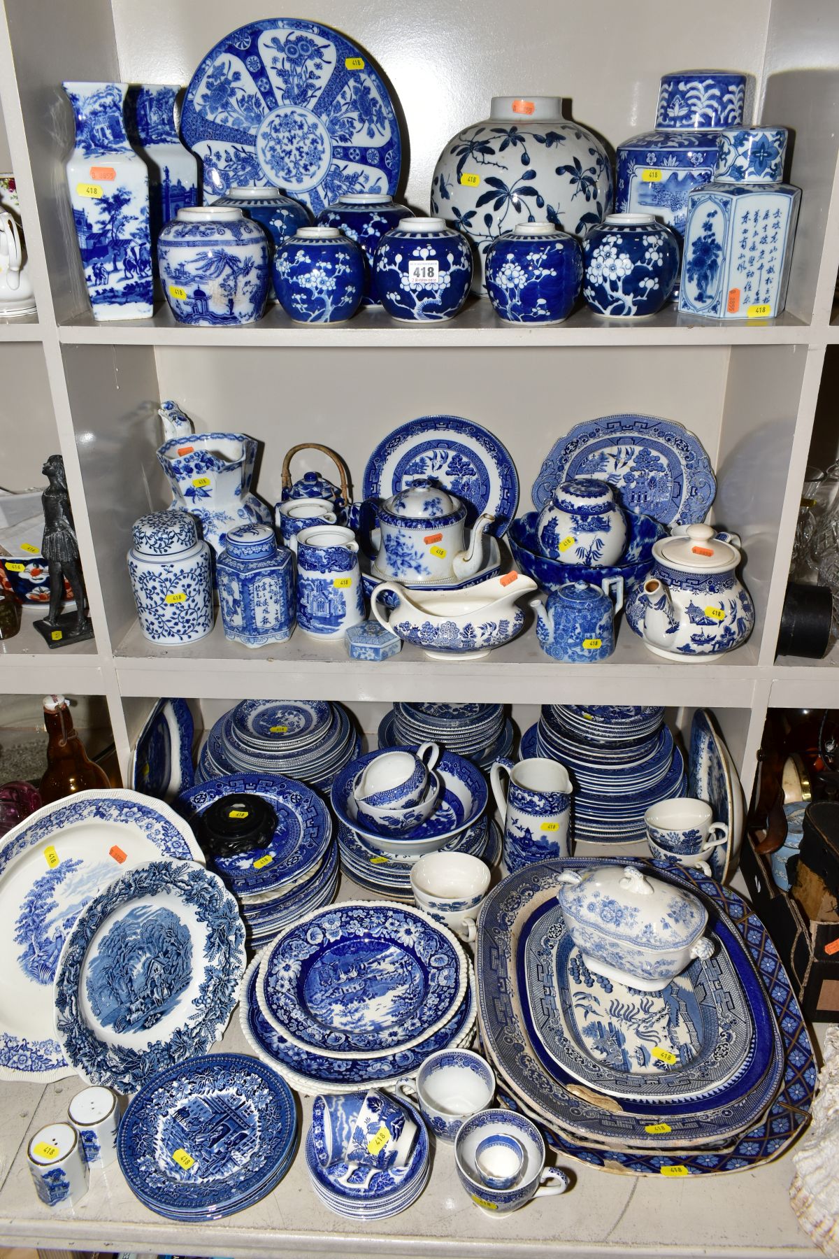 A QUANTITY OF BLUE AND WHITE DECORATED POTTERY AND PORCELAIN, including six Prunus blossom ginger