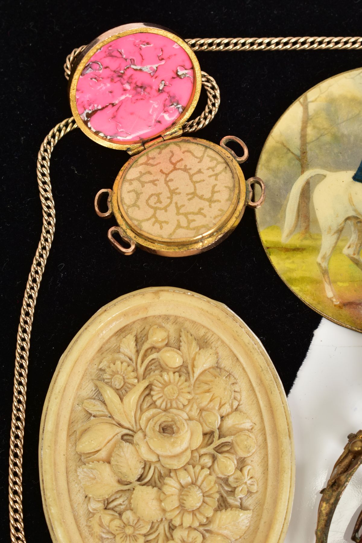 A SELECTION OF ITEMS, to include two gold plated cameo panels one depicting a lady in profile within - Image 6 of 7