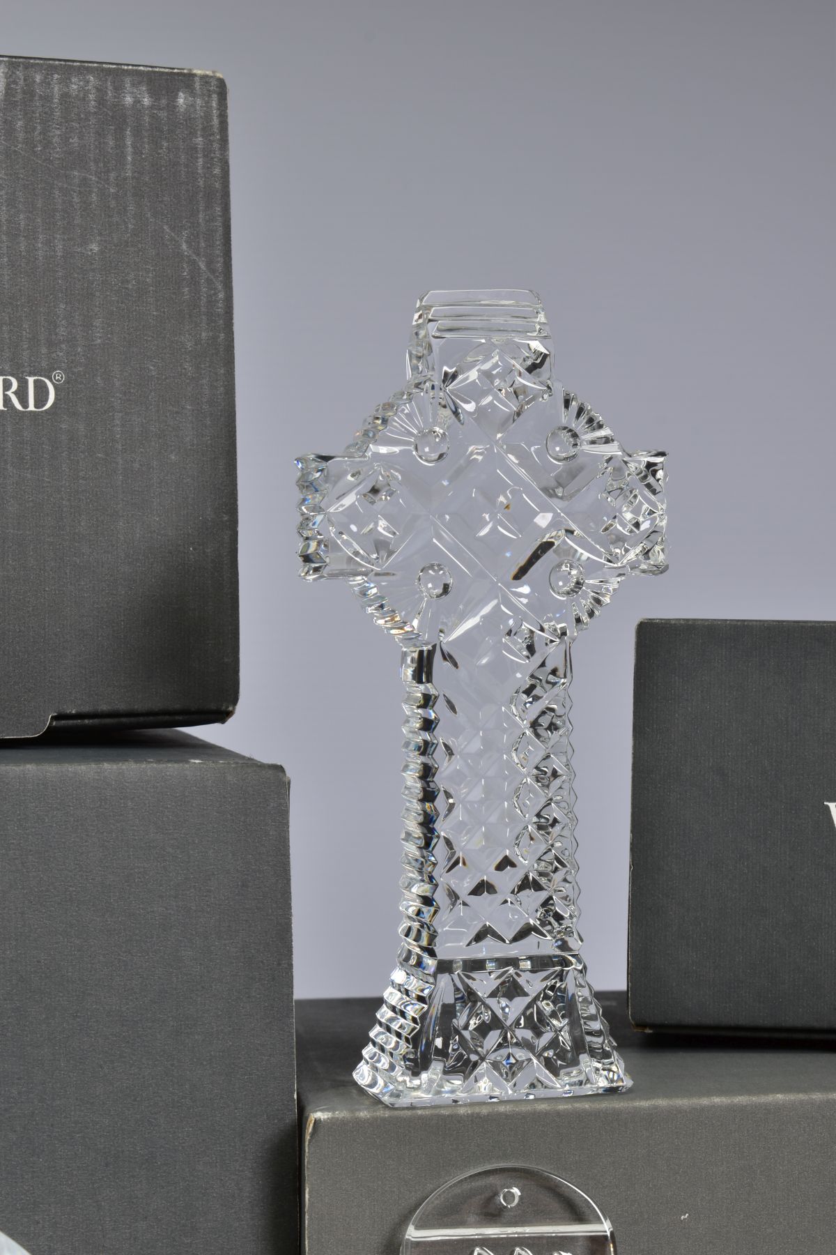 A GROUP OF WATERFORD CRYSTAL, comprising boxed 'Celtic Cross', stamped to base, height 14cm, a boxed - Bild 4 aus 7