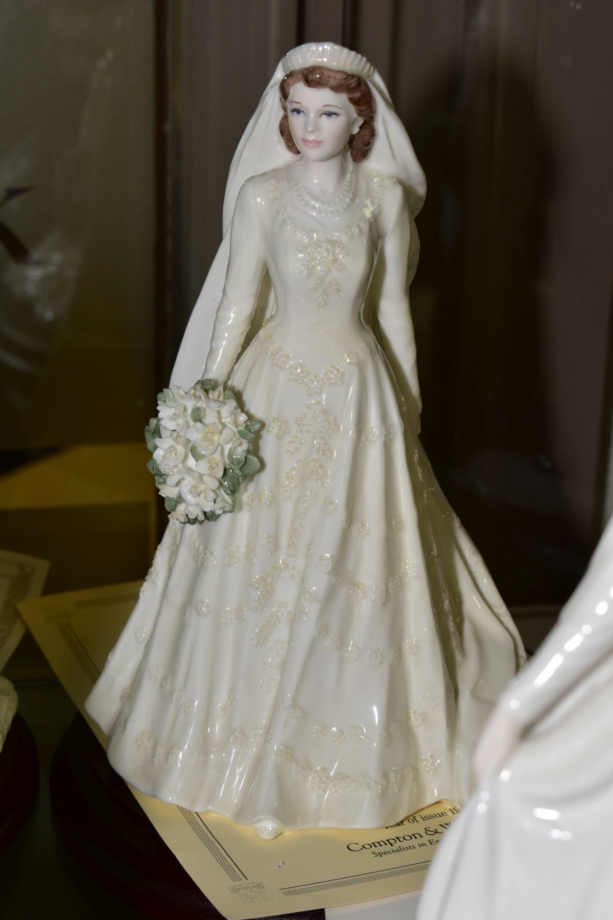 SEVEN COALPORT LIMITED EDITION ROYAL BRIDES 'Princess Alexandra' No1235/7500 with plinth, 'Queen - Bild 10 aus 10