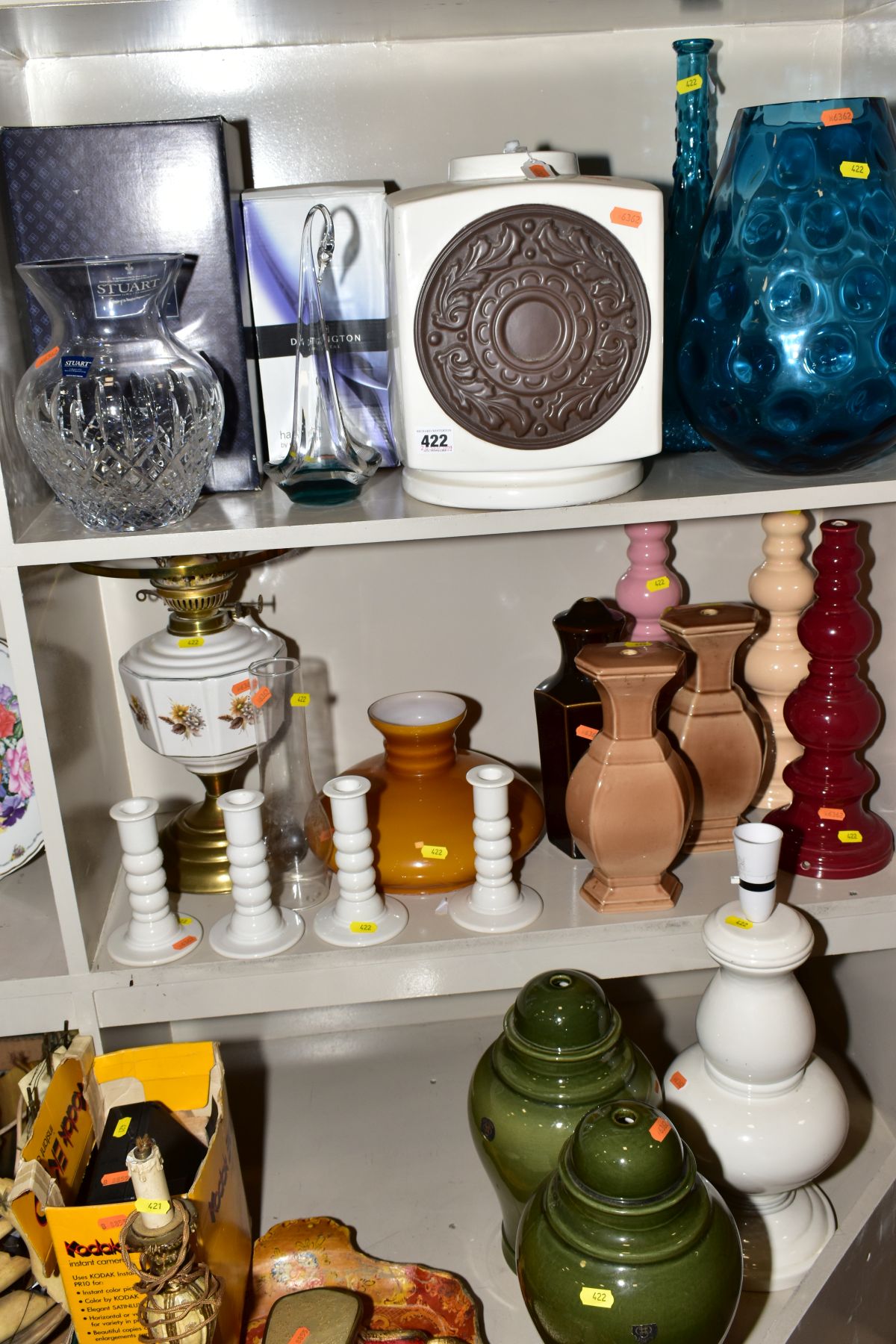 A BOXED STUART CRYSTAL VASE AND OTHER CERAMICS AND GLASSWARE, including Doulton table lamps and